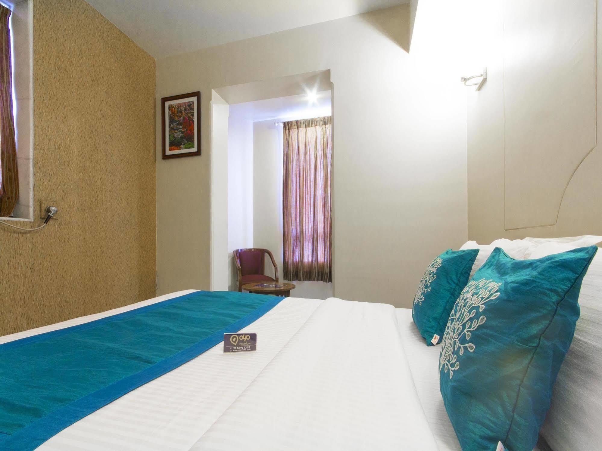 Hotel Ashray International, Sion - Near Bkc Mumbai Exteriör bild