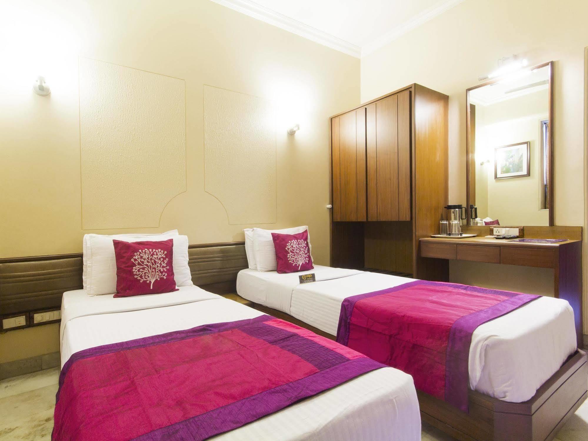 Hotel Ashray International, Sion - Near Bkc Mumbai Exteriör bild
