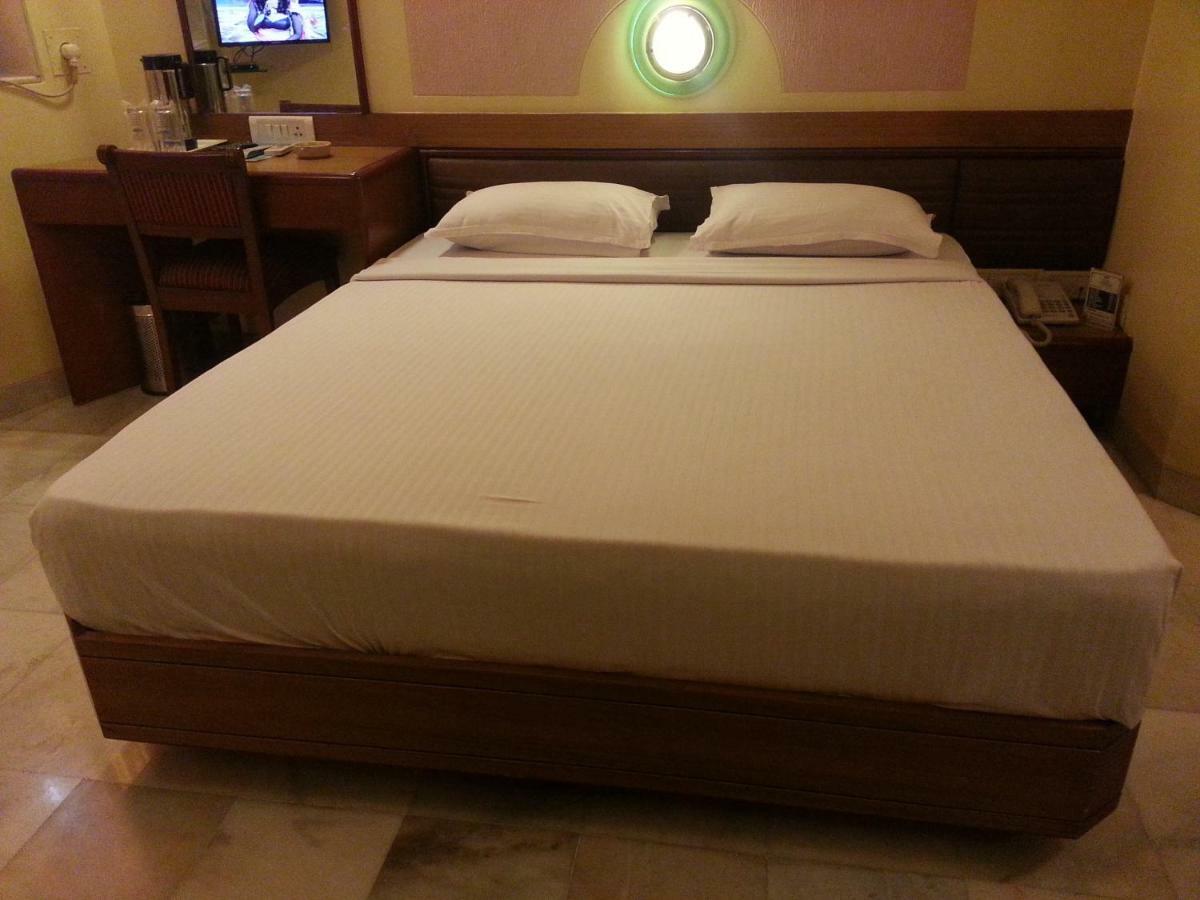 Hotel Ashray International, Sion - Near Bkc Mumbai Exteriör bild