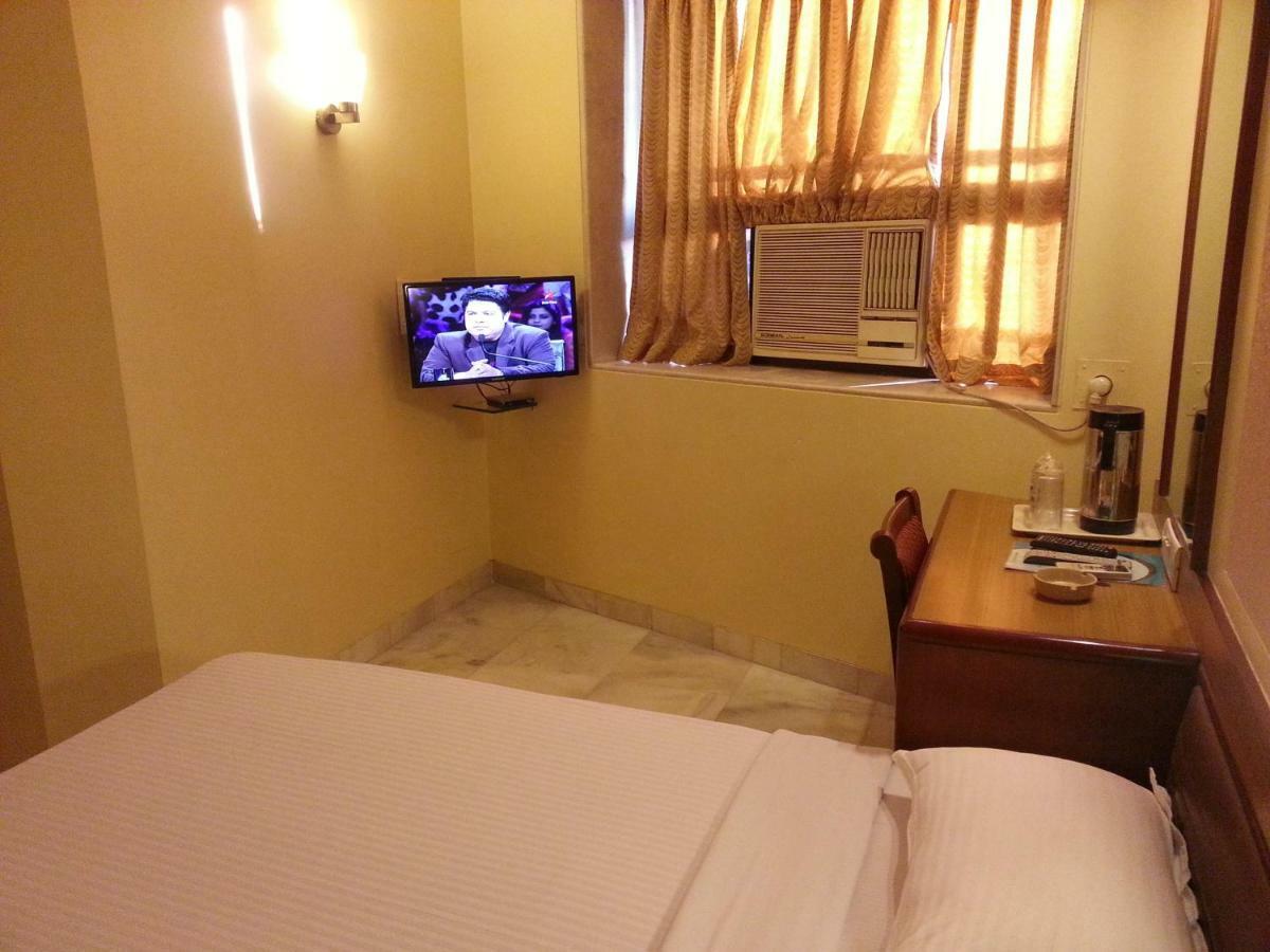 Hotel Ashray International, Sion - Near Bkc Mumbai Exteriör bild