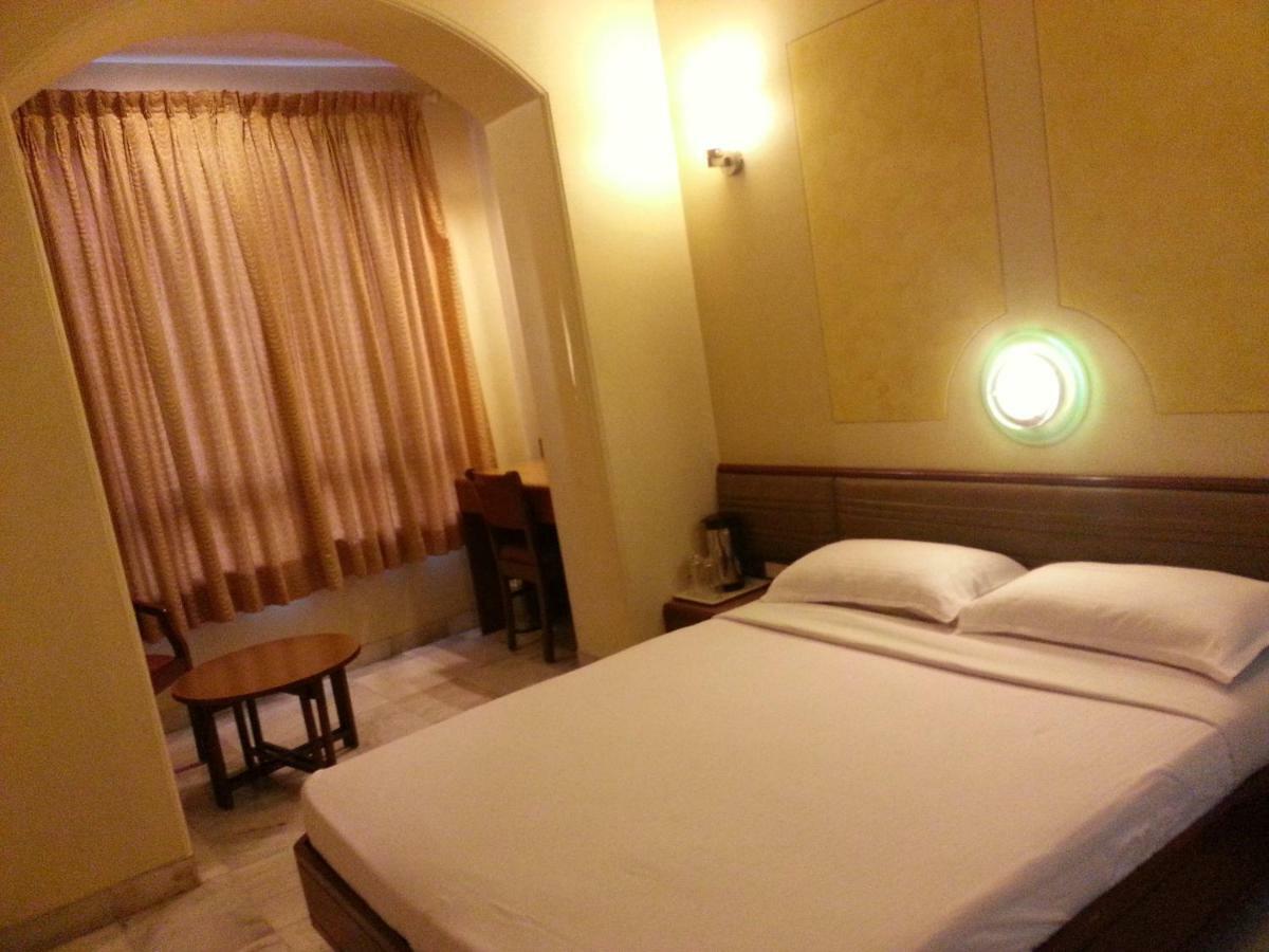 Hotel Ashray International, Sion - Near Bkc Mumbai Rum bild