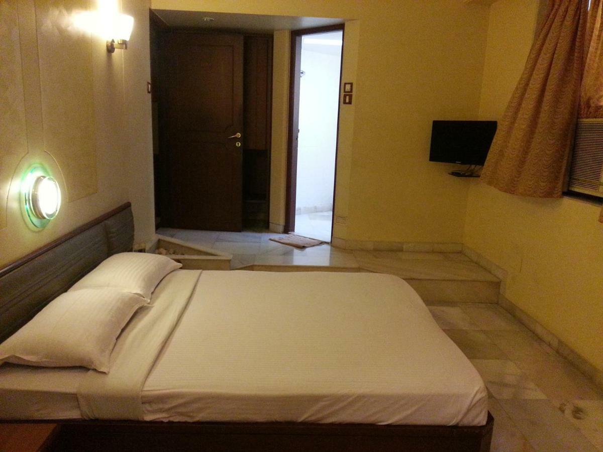 Hotel Ashray International, Sion - Near Bkc Mumbai Exteriör bild