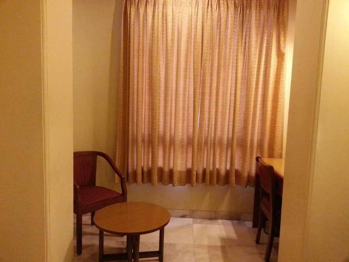 Hotel Ashray International, Sion - Near Bkc Mumbai Exteriör bild